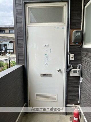 コーポ万石[2K/33.12m2]の玄関