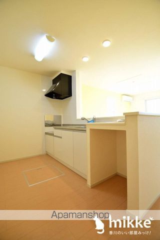 クリスタル Eの内装写真