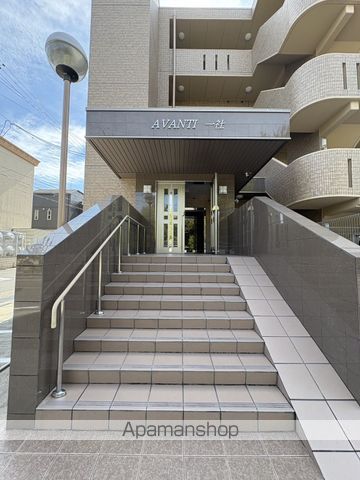 アヴァンティ一社.の玄関写真