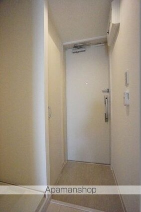 グラディオ岩塚[1K/26.08m2]の玄関