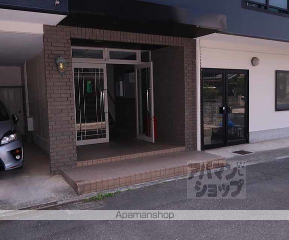パークサイド三ノ宮の玄関写真