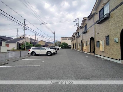ティアラハイツ常福寺[2LDK/64.8m2]の駐車場5