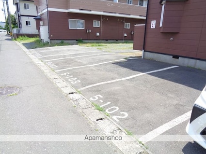 ユートピア久保５号棟[2DK/44.92m2]の駐車場