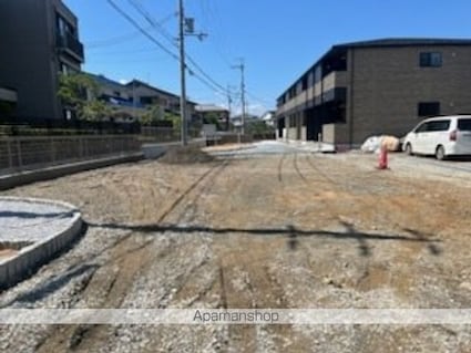 ヒカルサ彦根松原町[1LDK/44.7m2]の駐車場