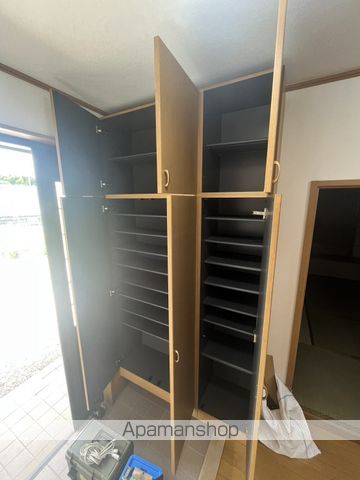 白井市 2階建 築24年の内装写真