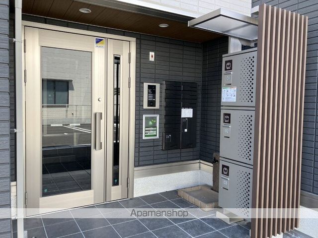 DーRESENA旭通りの玄関写真