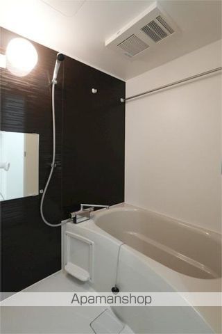REALISER天神の内装写真