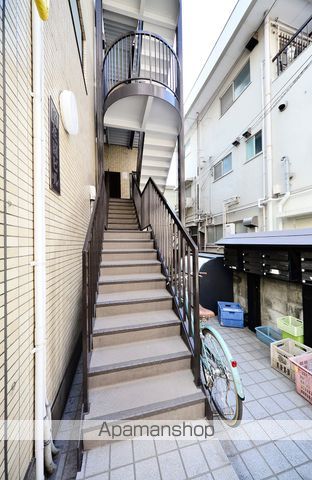 昭花園ビルの玄関写真