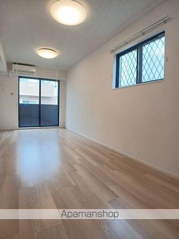 エストレージャIIの内装写真