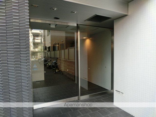 デュオン新大阪レジデンスの玄関写真