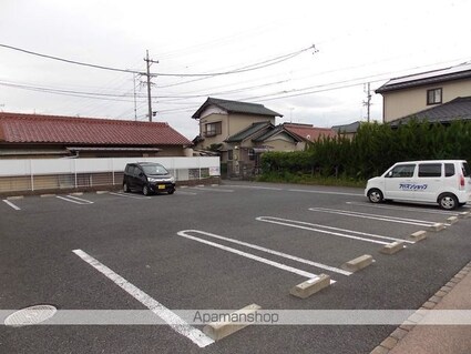 クウ・ラブＢ[1LDK/45.72m2]の駐車場3