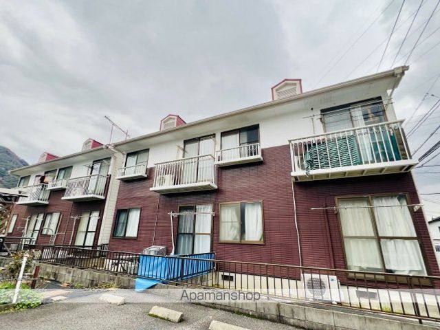 ハイツ栗栖 B棟