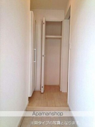 ベネヴォレンテＥ[1LDK/44.18m2]の玄関