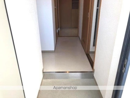 グランラヴィーヌ[1R/32.4m2]の玄関