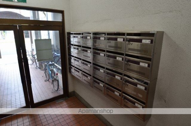 ステップイン金満の玄関写真