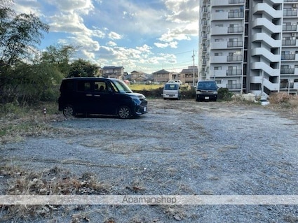 グランドヒルズ東海[3LDK/71.96m2]の駐車場