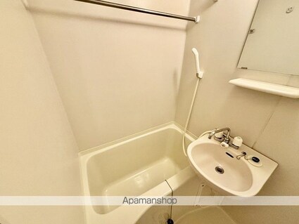 レオパレスグルヌーユ[1K/23.18m2]のバス1