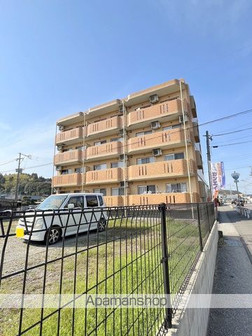 クローバーの外観写真