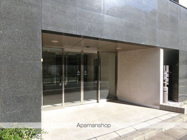パークハビオ京橋の玄関写真