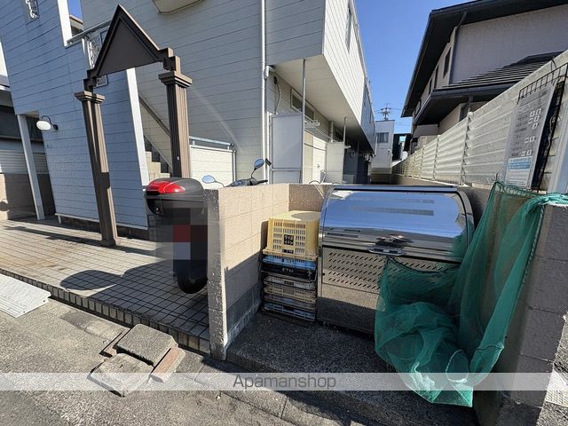 ガーデンコート船越町の玄関写真