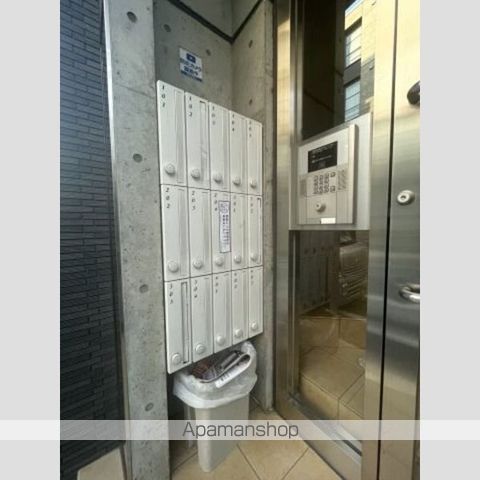 エクサム初台の玄関写真