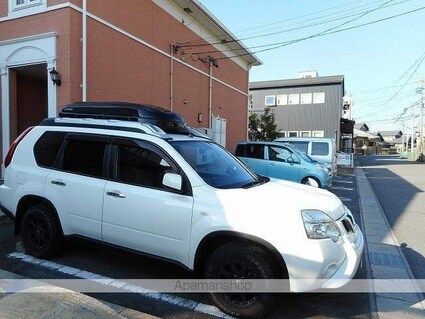 プリムローズ[1LDK/51.13m2]の駐車場