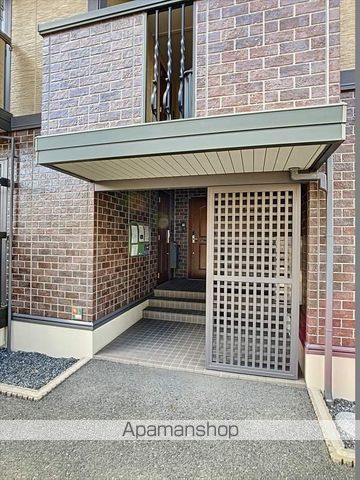 フェイバリット フラット B棟の玄関写真