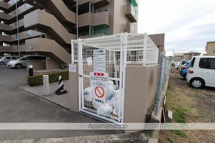 香川県高松市太田上町[3LDK/65.27m2]の共用部1