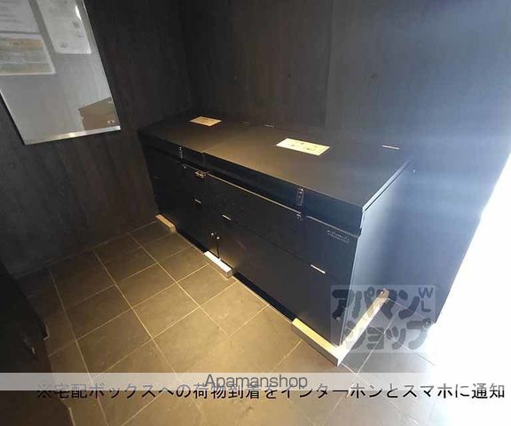 パーシモン御所南の玄関写真