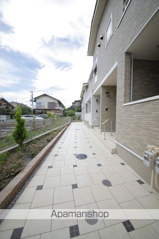 ユアーズ ヒル 8の玄関写真