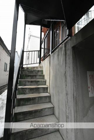 第16森宅建マンションの玄関写真