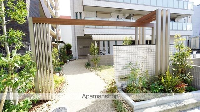 ブラン シェトワの玄関写真