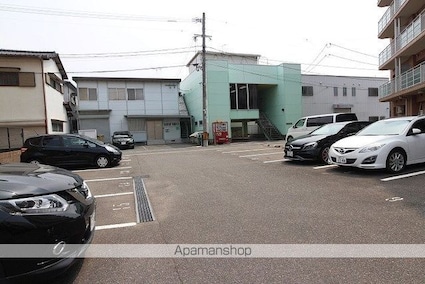 ラフィーネ・ルージュ[1LDK/39m2]の駐車場