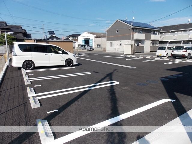 ベスタＩＩＩ[1R/30.03m2]の駐車場