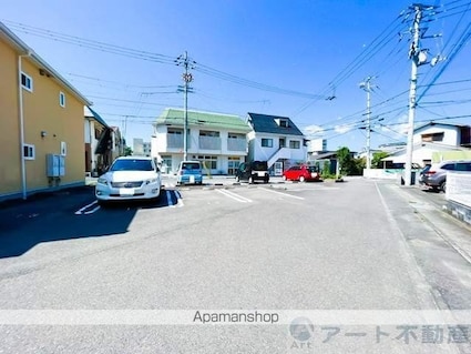 ソレイユＫ枝松Ｃ[2LDK/62.45m2]の駐車場