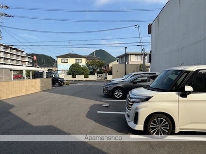 Ｐａｔｉｏ　Ｙａｓｕ[1LDK/45.04m2]の駐車場2