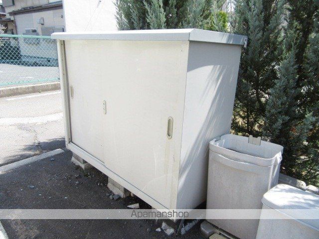 フジエイトの玄関写真
