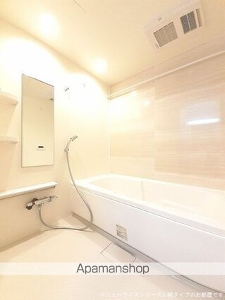 メゾン　ド　ファミーユ　Ⅰ[1LDK/50.14m2]のバス