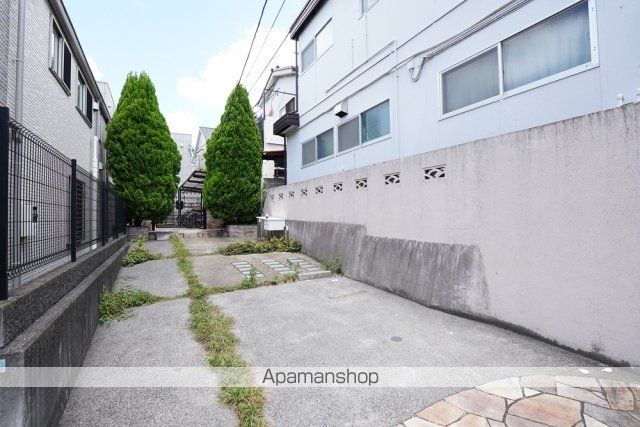 RESIDENCE Q’ONEの玄関写真