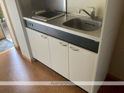ａｐａｒｔｍｅｎｔ　ＩＮ　ＥＡＳＴ[1K/26m2]のキッチン