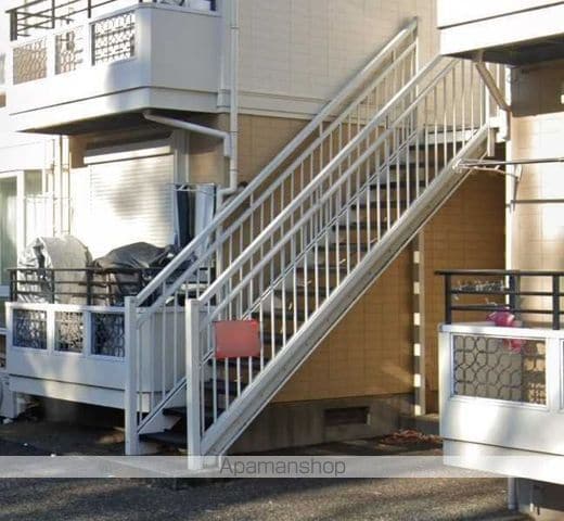 シャトレーひばりCの玄関写真