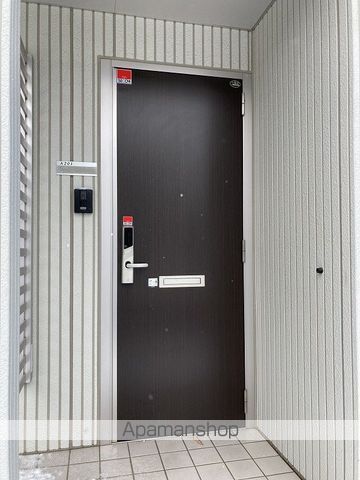 クレセント Aの玄関写真