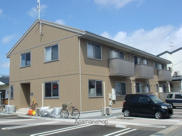 秋田市 2階建 築15年の外観写真