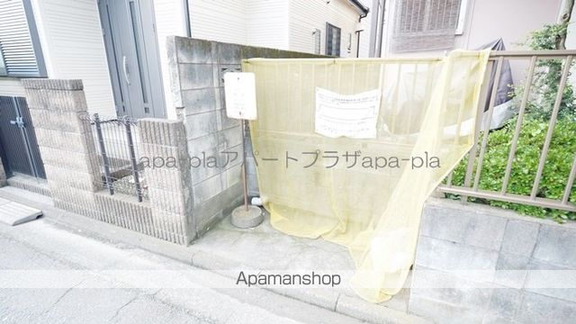 フォーブルかたばみAの玄関写真