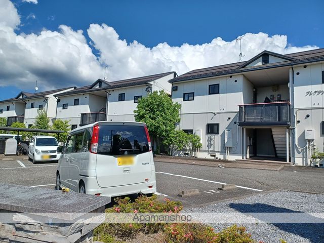 フレグランスたけくらDEF棟の外観写真