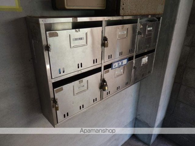 荒木ハイツの玄関写真