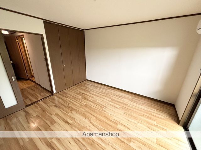 ロイヤルパレスIの内装写真
