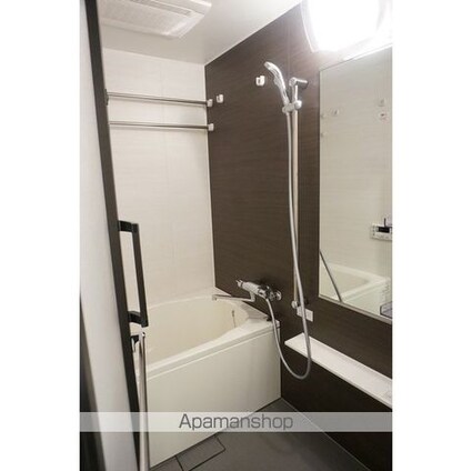 コンフォリア世田谷上馬[1K/25.41m2]のバス