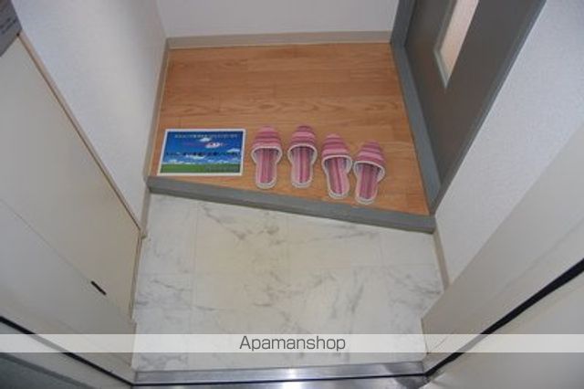 MORE TONDENの内装写真