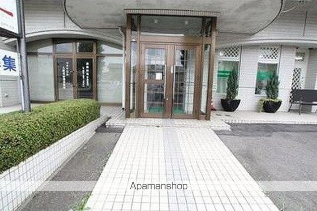 バースランド安積の玄関写真